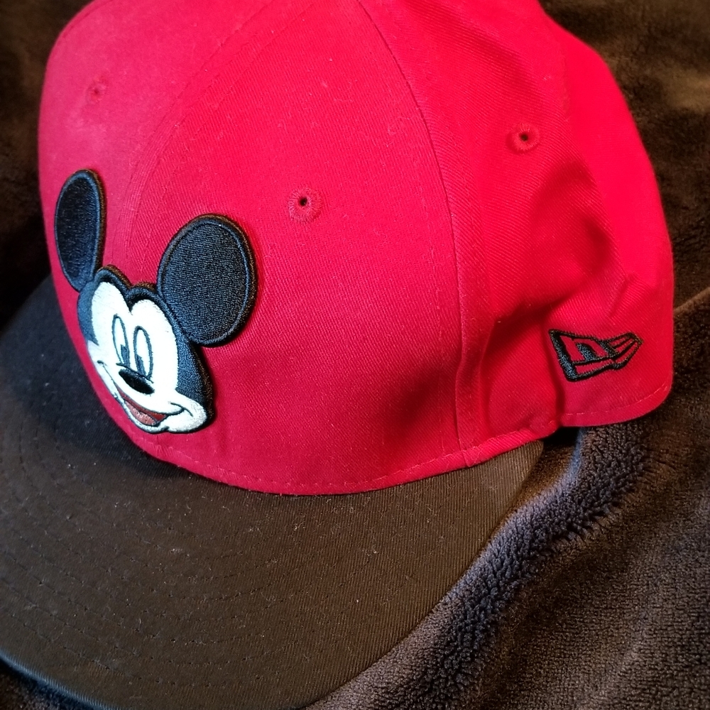 Mickey mouse hat - Picture 2 of 3